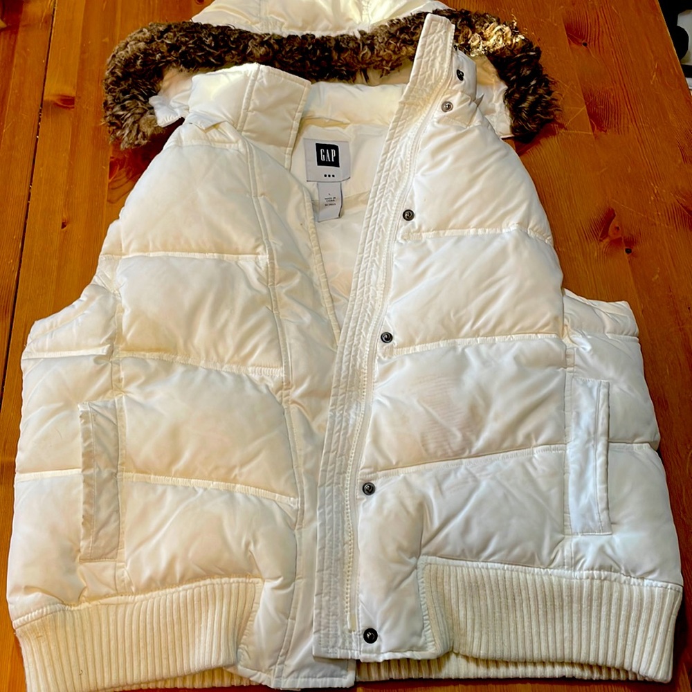 Gap large women’s winter hooded vest jacket